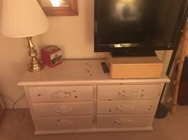SW Double Dresser
