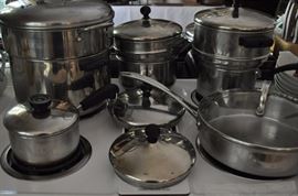 Cephalon pan with lid, Farberware pots and pans