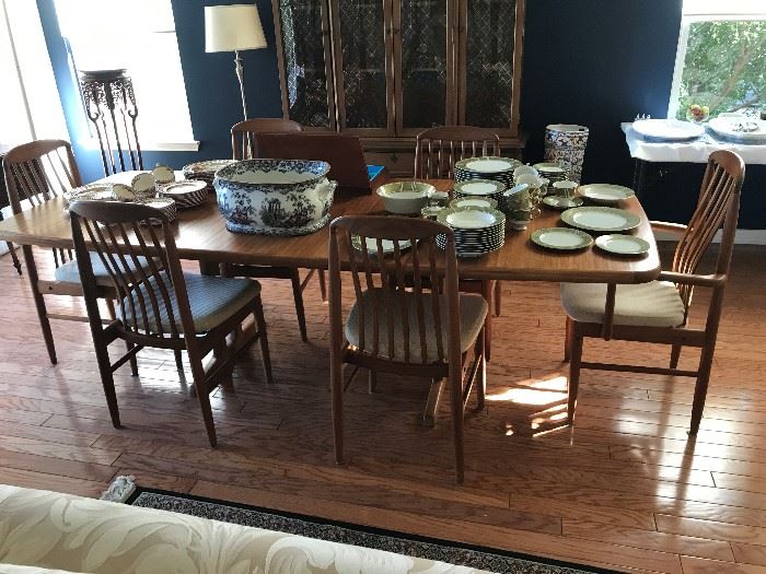 Rare Danish Modern Sculptured Teak Wood Dining Set Signed Benny Linden in Excellent Like New Condition