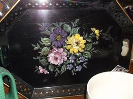 Large tole tray w/pierced edge