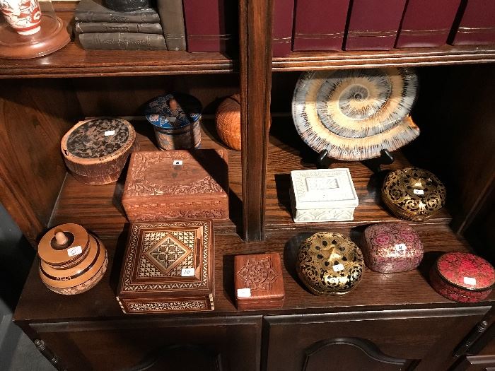  A small selection of decorative boxes 
