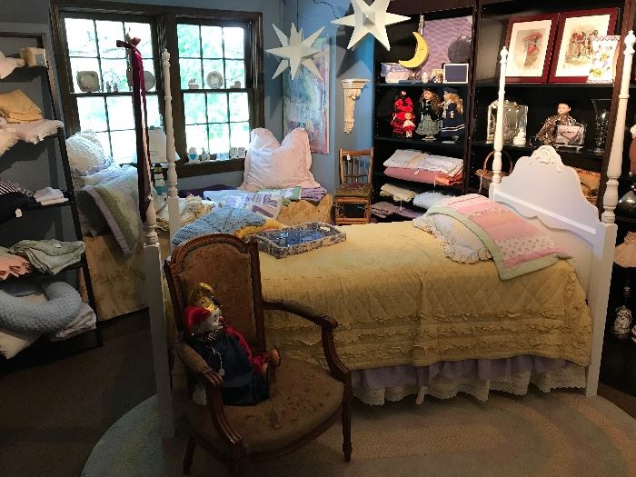  The little girls bed with Pottery Barn Starlamps hanging above and assessories.  An antique French tapestry chair sits in front of the bed.  The bed is all inclusive for one price, including the head and footboard, rails, mattress and box springs, two dust ruffles, twin bedspread, and two pillows with shams . 
ALL FOR ONE PRICE!