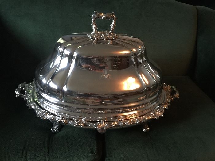  Large Scheffield silver turkey dome and warmer tray 
 This is of the finest quality 