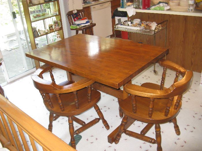 CUSTOM WOOD KITCHENETTE TABLE WITH 3 CHAIRS