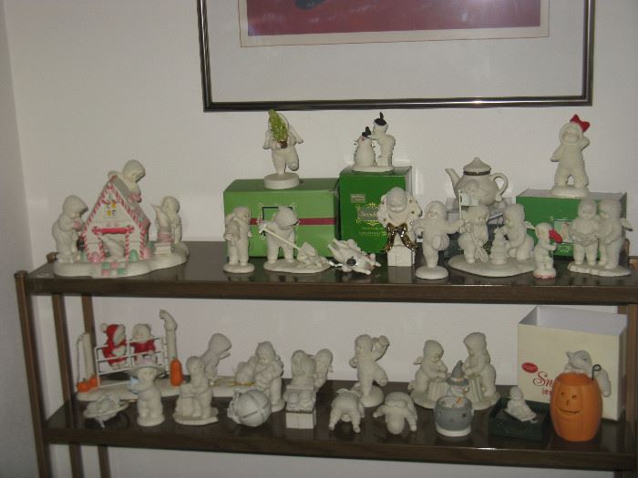 COLLECTION OF DEPARTMENT 56 SNOWBABIES