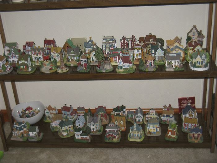 COLLECTION OF SMALL COTTAGES & HOUSES