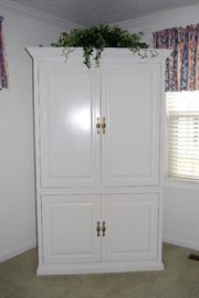 26 BR Entertainment Cabinet