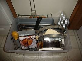 METAL BAKEWARE