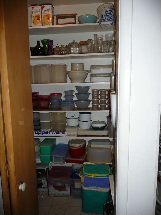 TUPPERWARE COLLECTION