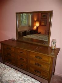 WOOD DRESSER WITH MIRROR