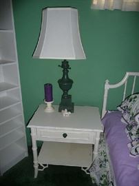 NIGHTSTAND, LAMP