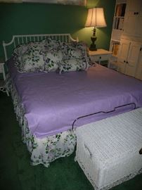 WHITE HEADBOARD, MATTRESS SET