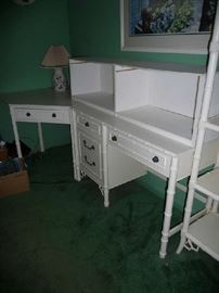 WHITE DESK