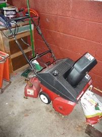 SNOW BLOWER