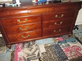 ETHAN ALLEN CHEST
