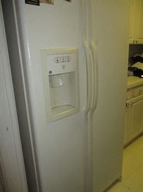 SIDE BY SIDE REFRIGERATOR