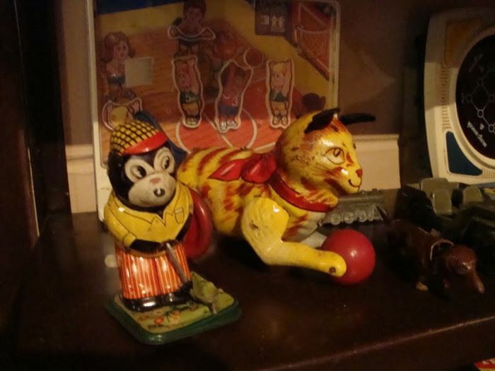 Vintage windup toys (monkey and cat)