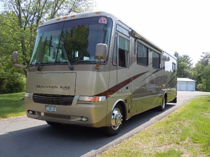 motor home Mountain Aire Newmar 2002