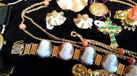 10 karat gold cameo bracelet 