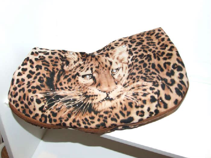 LOTS OF ASSORTED EXOTIC ANIMAL WARDROBE & ACCESSORIES