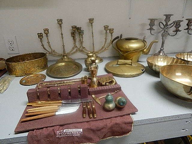 LOTS OF BRASS AND PEWTER