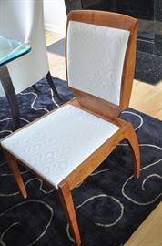 Set of 6 gorgeous dining chairs!