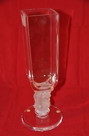 Gorgeous Lalique Vase with Reclining Deer 
