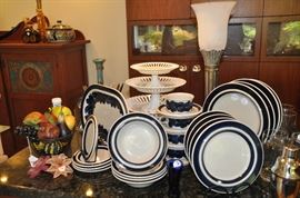 Rare Arabia Stoneware service for 4, six piece place setting