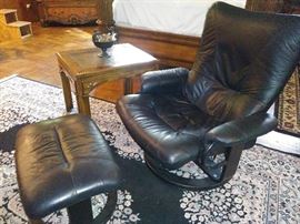 stressless chair and ottoman