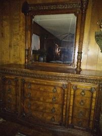 dresser w/mirror