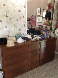 MCM DRESSER WITH MIRROR