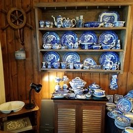 Blue willow collection (priced individually), Salt box (no lid), Nautical ship's wheel model, 