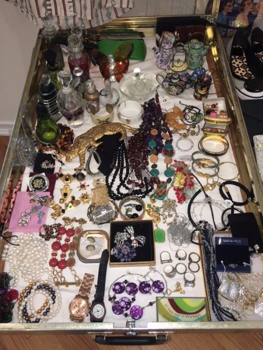 Full Jewelry Case