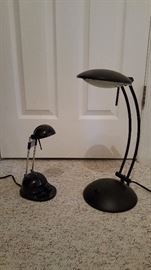 2 small desk lamps
