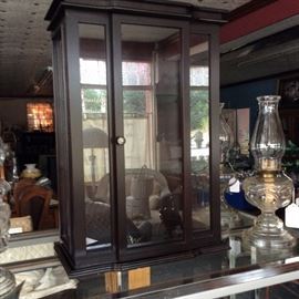 Wall or table top curio cabinet