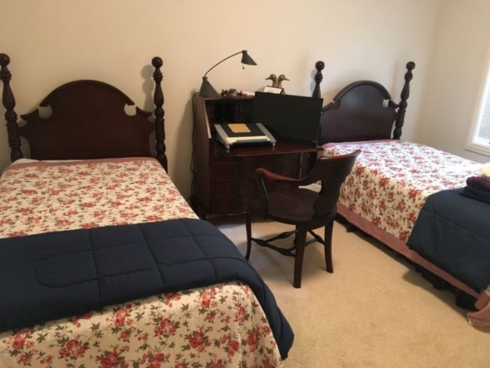 Thomasville twin beds