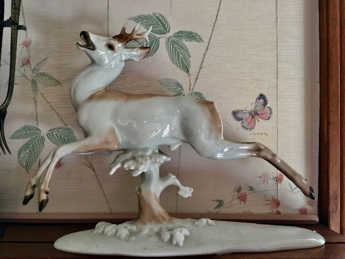 Beautiful, china Rosenthal leaping stag