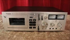 VINTAGE TECHNICS RS-676US STEREO CASSETTE DECK - Excellent Working Condition With Manual And Original Box!
