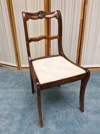 Everyone Needs A Lovely Antique Early American Shabby Country Cottage Duncan Phyfe Carved Rose Mahogany Wood Side Chair - Super For Desks, Vanities & Corner Nooks! Great Condition!
