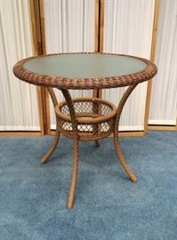 Heavy Duty Round Faux Wicker Bamboo Outdoor Patio Table With Frosted Glass Top - Excellent Condition!
