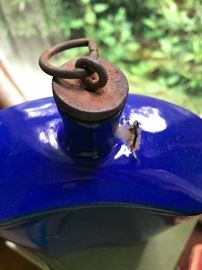 Close up of the blue flask opening. This is very interesting!
