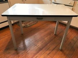 Wonderful enamel top table in very good condition and is a perfect size for this small kitchen.