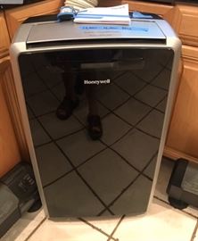 Portable  a/c and heating unit