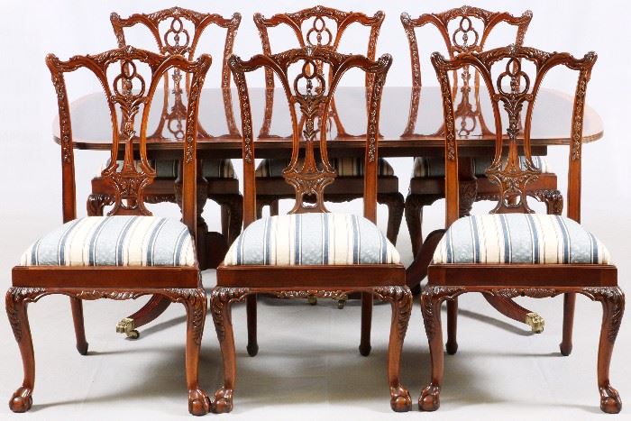 1069 - HICKORY WHITE MAHOGANY CHIPPENDALE STYLE DINING SET: TABLE, 8 CHAIRS