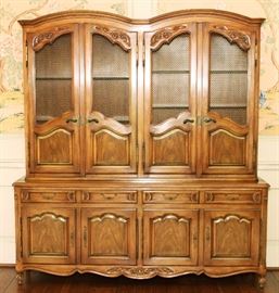 2266 - JOHN WIDDICOMB FRENCH PROVINCIAL STYLE CHINA CABINET, H 87" L 81" D 19"