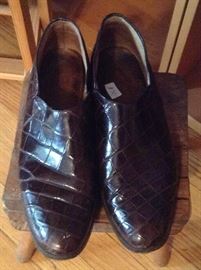 alligator and crocodile shoes ....ladies high heels too! great shape 