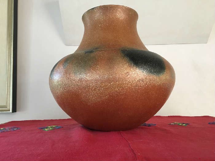 Large Lonnie Vigil pot