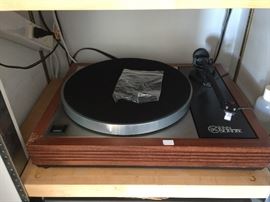 LINN SONDER TURN TABLE