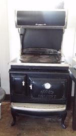 GE ELMIRA ELECTRIC RANGE with CONVECTION OVEN & 4 SPOT COOKTOP