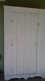 LARGE ANTIQUE FARM HOUSE CLOSET